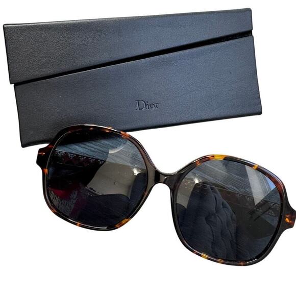 Authentic Dior Oversized Tortoiseshell Sunglasses Gold Logo Arms Made in Italy main image 5